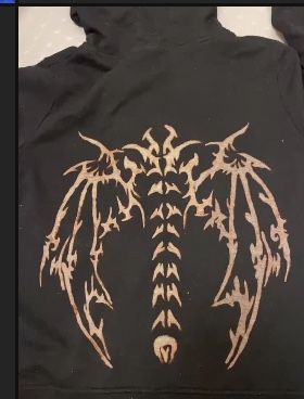 Bleached Jumper Diy, Cool Bleach Hoodie Designs, Zip Up Hoodie Bleach Design, Bleach Skull Hoodie, Drawing On Hoodies Ideas, T Shirt Bleaching Ideas Simple, Bleached Hoodies Ideas, Bleach Tshirt Designs Y2k, Bleach Jacket Design Ideas