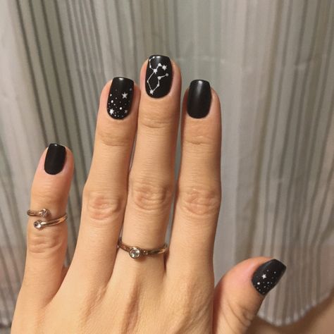 Pisces Constellation Nails, Constellations Nails, Black Matte Nails, Short Oval Nails, Virgo Constellation, Pisces Constellation, Matte Black Nails, Matte Nail, Matte Nails Design