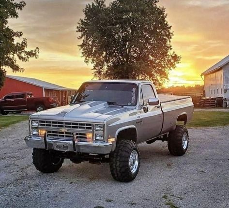 Lifted Chevy S10, Chevy Square Body Trucks, 86 Chevy Truck, 80s Chevy Truck, Squarebody Truck, Old Chevy Trucks, Square Body Chevy, Squarebody Chevy, Old Chevy