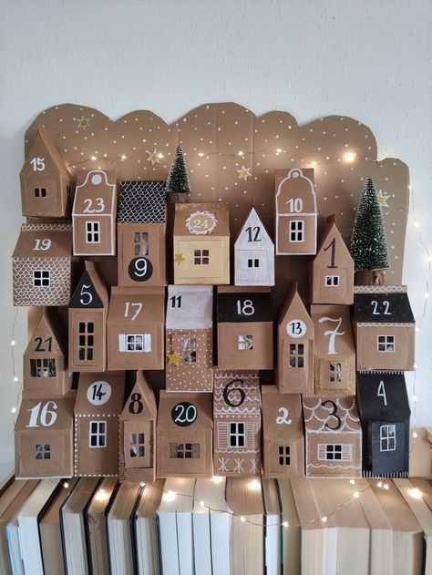 Self Made Advent Calendar, Advent Calendar Boyfriend, House Advent Calendar, Advent Calendar House, Advent Calendar Diy, Advent Diy, Homemade Advent Calendars, Lights For Christmas, Christmas Advent Calendar Diy