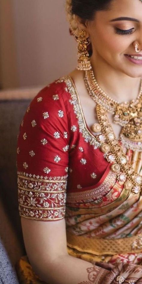 Best Saree Combination, Gold Pattu Saree Blouse Designs, Orange Colour Blouse Designs, Bride Blouse Designs Latest, Blouse Designs For Marriage, Bridal Blouse Designs Latest, Blouse Work Designs Pattu, Red Blouse Design, Exclusive Blouse Designs