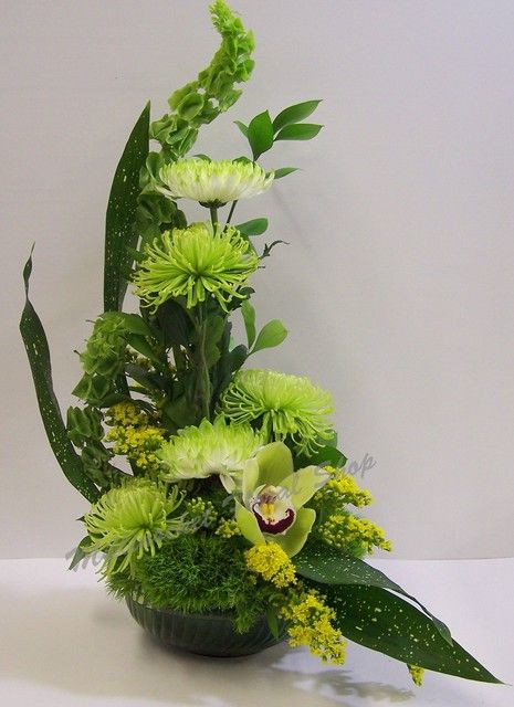 Asymmetrical Flower Arrangement, Asymmetrical Arrangement, Contemporary Flower Arrangements, Modern Floral Arrangements, Orchid Leaves, Altar Flowers, Corporate Flowers, Arrangement Floral, Ikebana Flower Arrangement