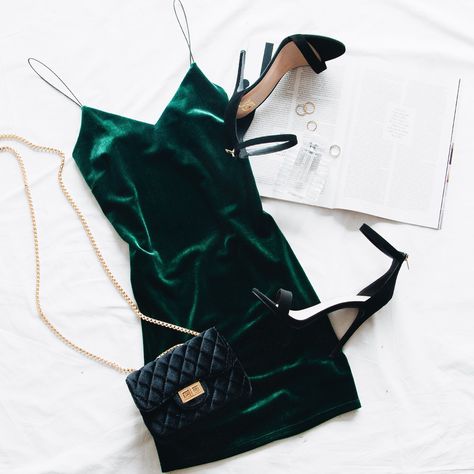 Dress Slytherin Outfit, Chique Outfit, Fashion Goals, Thanksgiving Outfit, Outfits Casual, Mode Inspiration, Green Velvet, Amelie, Fancy Dresses