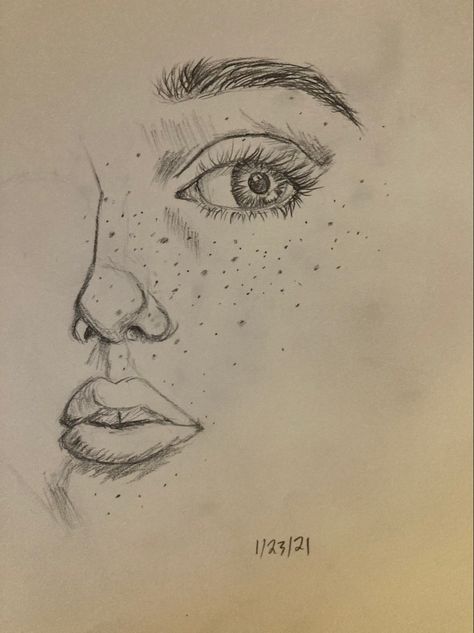 Half Face Sketch Pencil Drawings, Half Of Face Drawing, Freckles Painting, Face Drawing Eyes, Half Face Sketch, Draw Freckles, How To Draw Freckles, Freckles Drawing, Nose Freckles