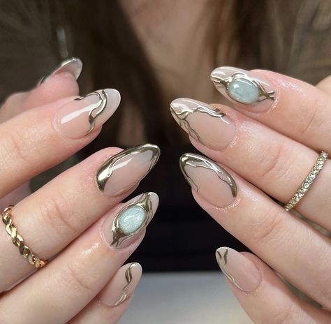 Oval Chrome Nails, 3d Chrome Nail Art, Chrome Detail Nails, Vietnam Nails, Chrome Nail Design, Coachella Nails, Grad Nails, Rock Nails, Stone Nail Art