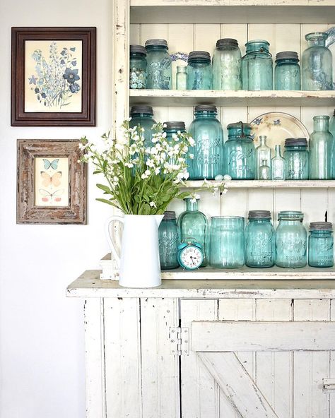 Blue mason jar collection, farmhouse hutch Modern Farmhouse Kitchen Decor, Hutch Decor, Blue Mason Jars, Shabby Chic Kitchen, Chic Kitchen, Modern Farmhouse Kitchens, Country Style Homes, Country Farmhouse Decor, Country House Decor