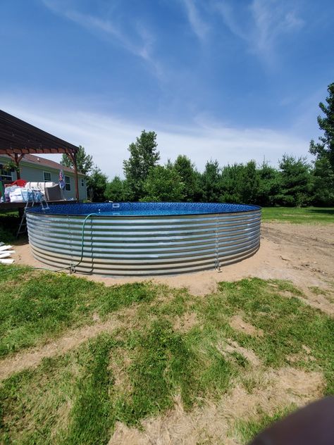 Grain Bin Swimming Pool, Silo Pool House, Silo Pool, Grain Bin Pool Ideas, Grain Bin Pool, Homemade Pools, Stock Tank Swimming Pool, Outdoor Yard Ideas, Stock Tank Pool Diy