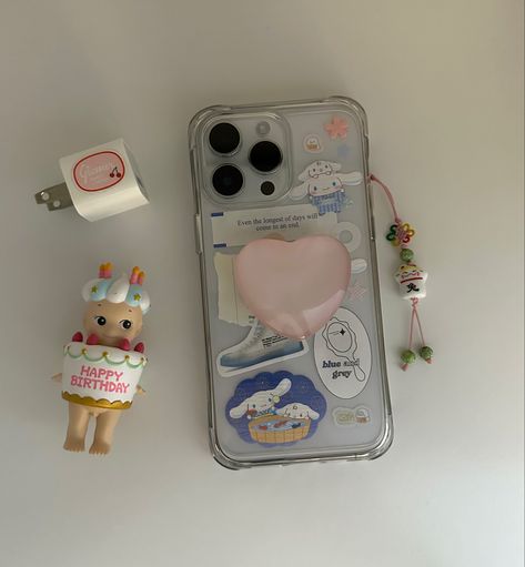 Iphone Case Charms, Phone Cases Blue, Kpop Sanrio, Phone Case Deco, Korean Phone Cases, Apple Gadgets, Happy Birthday Blue, Aesthetic Jewellery, Friends Phone Case