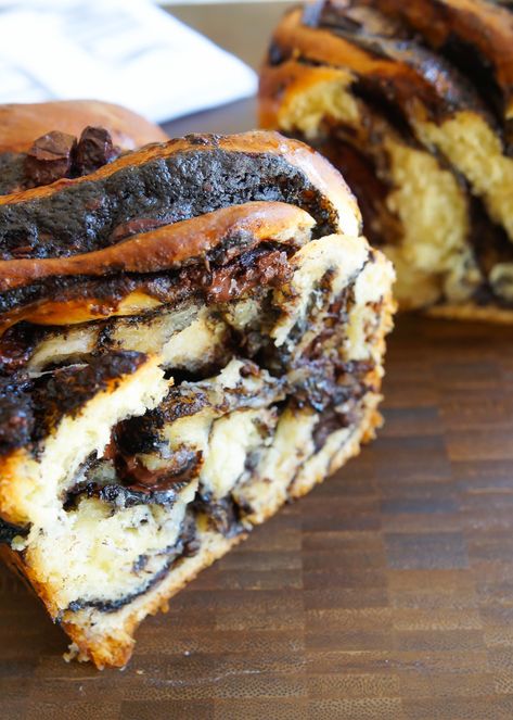 Chocolate Babka Chocolate Babka Recipe, Babka Recipe, Chocolate Babka, Jewish Recipes, Chocolate Cinnamon, The Pioneer Woman, Cannoli, Bread Dough, Beignets