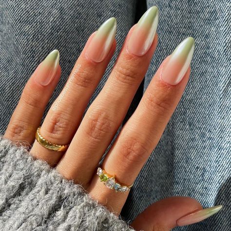 Ombre Nails Natural, Multicolor Ombre Nails, Summer Nails 2024 Ambre, Ombré Aura Nails, Fall Ombré Nails 2024, Ombre Nail Art Designs 2024, Nails 2024 Trends Ombre, Ombre French Nails, Faded Nails