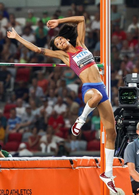 Vashti Cunningham (USA) • 2023 World Athletics Championships (Budapest) ⭐ High Jump High Jump Women, Running Body, Track And Field Athlete, World Athletics, Pole Vault, Athletic Girls, Fitness Inspiration Body, High Jump, Dynamic Poses