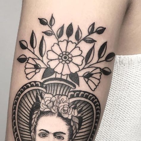 Tai Iglesias on Instagram: "Back on track some of my flash designe Frida on flowers #lastforlifetattoo#taitattoo#ibizatattoo#fridatattoo" Frida Tattoo, October 5, Back On Track, Sleeve Tattoos, Flash, Track, Tattoos, Flowers, On Instagram