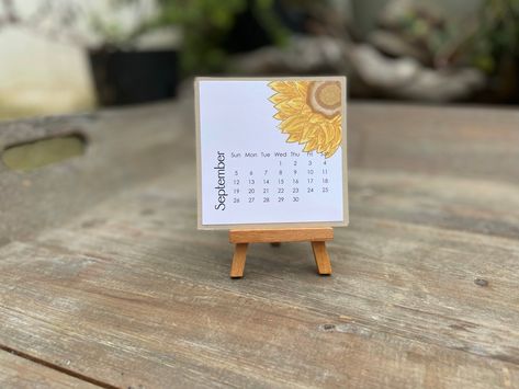 DIY Easel Calendars | hanniejoy&co Diy Easel, Sweet September, Easel Calendar, Diy Calendar, Vintage Hawaii, Favorite Flower, Something About You, Diy Tags, Calendar Pages