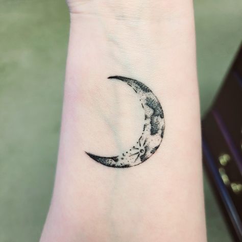 Crescent moon. Morse code. #tattoo Waxing Crescent Moon Tattoo, Crescent Tattoo, Code Tattoo, Morse Code Tattoo, Waxing Crescent Moon, Crescent Moon Tattoo, Tat Ideas, Morse Code, Tattoo Inspo