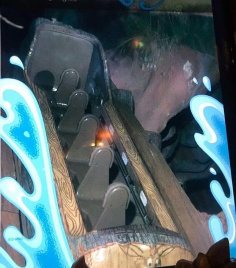 Funny Pictures – May 4, 2020 Rollercoaster Funny, Mountain Pictures, Splash Mountain, Senior Trip, Weird Images, Class Of 2020, Disney Memes, Some Funny Jokes, Roller Coaster