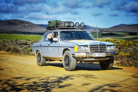 Mercedes w123 offroad Mercedes W123 Custom, Mercedes W123, Mercedes W211, Old Mercedes, Mercedes 300, Subaru Baja, Adventure Car, Car Camper, Lifted Cars