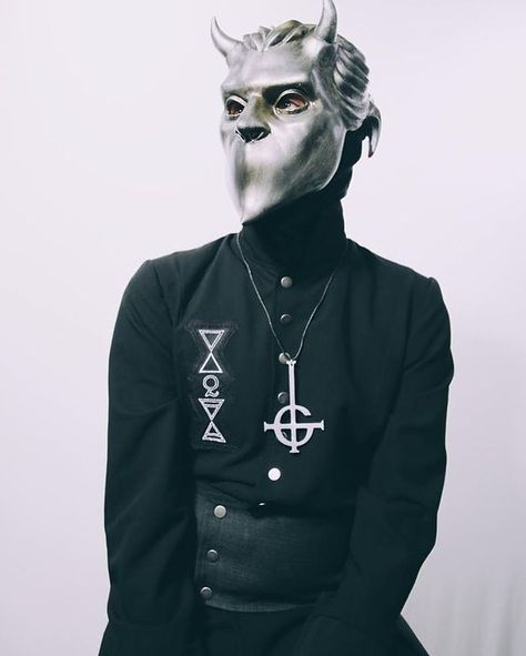 65 Likes, 1 Comments - Ghost Lover (@satan_of_ghost) on Instagram: “Ghouls... @thebandghost @thenamelessghouls @childrenofghost @hail_ghost @legionofghost #ghost…” Special Ghoul, Ghoul Ghost, Billy Talent, Demon Baby, Ghost Papa, Phil 3, Band Ghost, Ghost And Ghouls, Ghost Bc