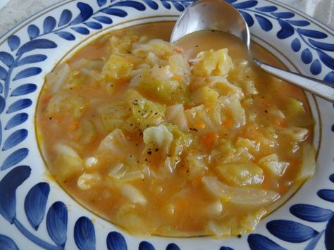 Chickpeasoup Chickpea Cabbage, Portuguese Meals, Portuguese Bean Soup, Portuguese Kitchen, Portuguese Soup, Portuguese Dishes, Cabbage Vegetable, Chickpea Soup, Portuguese Cuisine