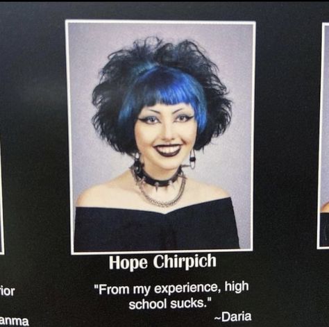 Goth Hair Women, Mall Goth Makeup, Mall Goth 2000s, 90s Mall Goth, Traditional Goth, Ghost Girl, Goth Subculture, Senior Quotes, Punk Girl