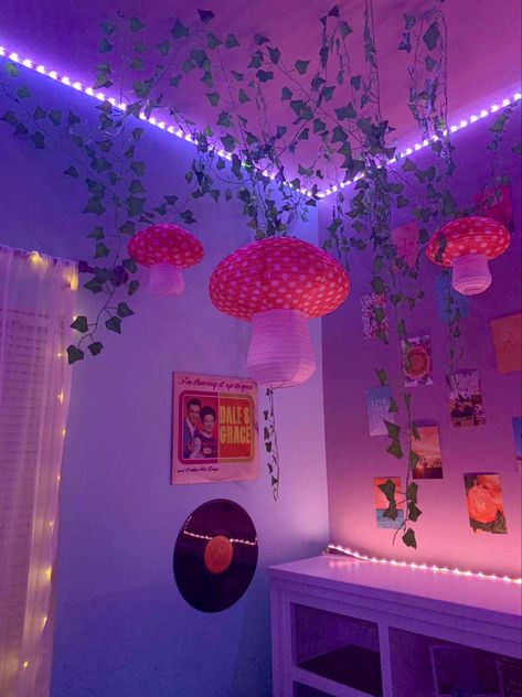 Mushroom Dorm Room, Bedroom Ideas Mushroom, Mushroom Aesthetic Room Decor, Mushroom Themed Room Aesthetic, Mushroom Room Ideas, Mushroom Bedroom Aesthetic, Mushroom Room Aesthetic, Mushroom Themed Bedroom, Mushroom Classroom Theme