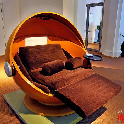 Space Age Interior, 70s Interior, Artistic Furniture, Retro Interior, Atomic Age, Funky Furniture, Retro Furniture, Cute Home Decor, Dream House Interior