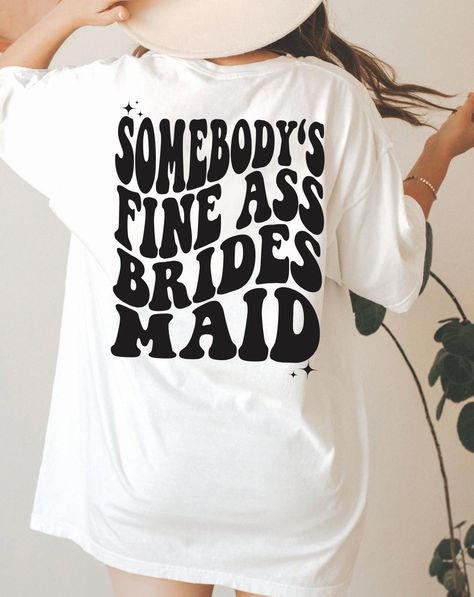 Bridal Party Outfits Bachelorette, Maid Of Honor Shirt, Bride Tshirt, Bridesmaid Shirt, Retro Bride, Bridal Party Outfit, Wife To Be, Trendy Shirt Designs, Bachelorette Outfits