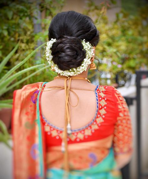 Traditional Bun Hairstyles For Saree, Bun Hairstyles For Saree, Lower Bun Hairstyles, Long Saree Blouse Designs, Hairstyles For Saree, Saree Hairstyle, Bun Hairdo, Western Hairstyles, Hairstyles For Indian Wedding