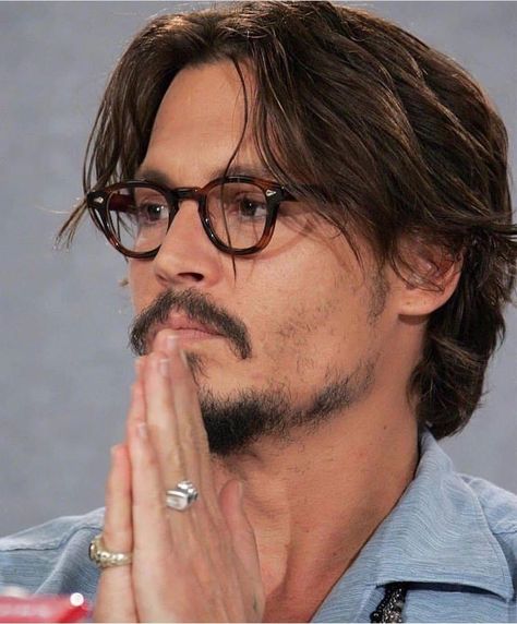 Johnny Depp Beard, Johnny Depp Haircut, Johnny Depp Long Hair, Johnny Depp Hairstyle, Mens Haircuts Medium, Johnny Depp Style, Johnny Depp Pictures, Here's Johnny, Mens Hairstyles Medium