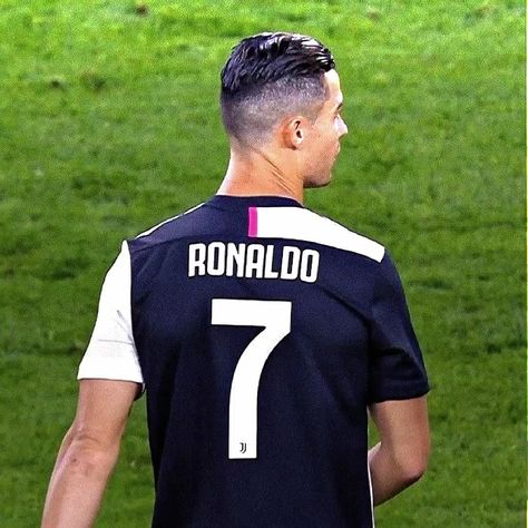 Jüventus Cr7 Icons, Ronaldo Pp, Cristiano Ronaldo Wallpapers, Ronaldo Wallpapers, Music Album Covers, كريستيانو رونالدو, Music Album, Cristiano Ronaldo, Ronaldo