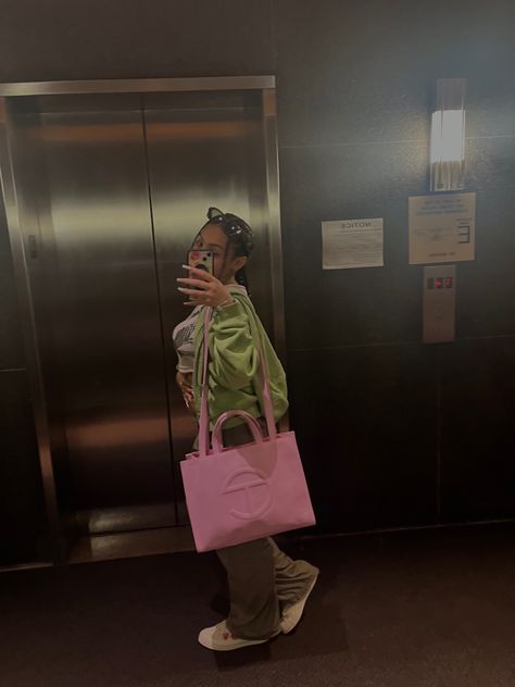 Large Pink Telfar Bag, Telfar Large Bag, Big Telfar Bag, Telfar Belt, Telfar Collection, Large Telfar Bag, Mimi Aesthetic, Telfar Bags Medium, Pink Telfar Bag