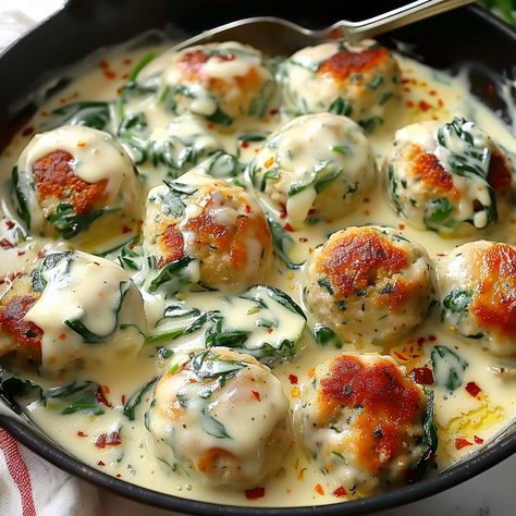 Chicken Ricotta Meatballs With Spinach Alfredo Sauce, Chicken Ricotta Meatballs, Spinach Alfredo Sauce, Meatballs With Spinach, Recipe Ricotta, Chicken Ricotta, Creamy Spinach Chicken, Ricotta Meatballs, Spinach Alfredo