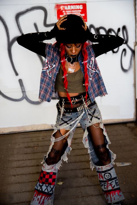 Urban Punk Fashion, Voidpunk Aesthetic Outfits, Punk Rocker Aesthetic, Retro Punk Outfits, Clown Punk Fashion, Black Punk Fashion, Afro Alternative Fashion, Folk Punk Aesthetic Outfit, Alternative Fashion Photography