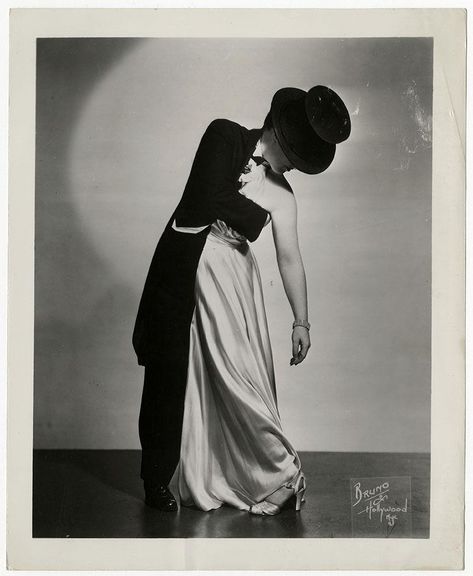 Bruno of Hollywood 1930s Vintage Burlesque Risqué Photograph Half & Half Dance Queer Culture, Cabaret Costume, Roxie Hart, Jacques Demy, Victor Victoria, Vintage Burlesque, Kiki De Montparnasse, Half Man, Halloween Men