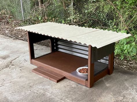 Feral Cat Feeding Station, Outdoor Cat Shelter Diy, Cat Food Station, Cat Habitat, Outdoor Cat Shelter, Feral Cat Shelter, Feral Cat House, Cat Feeding Station, Pet Feeding Station