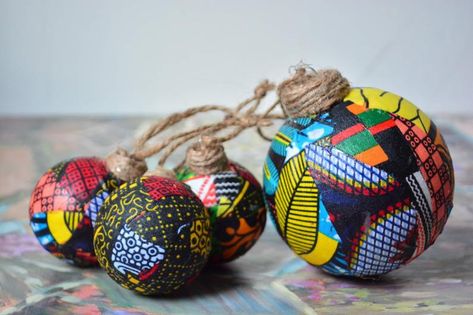 Ankara African Print Holiday Decor Baubles Ornaments | Etsy Gals Night, Xmas Tree Ideas, Workshop For Kids, African Material, Holiday Knitting, Xmas Decorations Diy, Material Crafts, Bethlehem Christmas, African Christmas