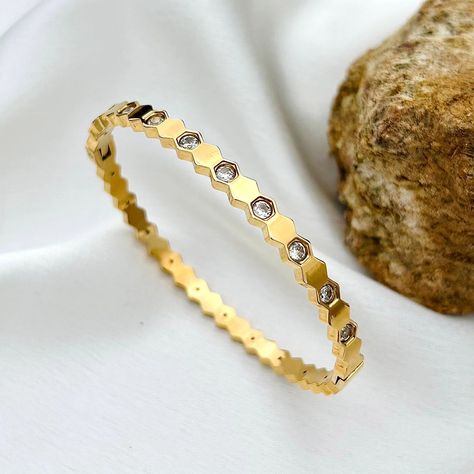 Anti Tarnish ❤️ Daily wear bracelet ✨ 🛒 Shop link in bio @leora_studios . . . . . . . . . #antitarnish #jewelry #bracelets #officewearjewelry #dailywearjewellery #minimal Daily Wear Bracelet, Daily Wear Jewellery, Bracelet Shop, Bridal Jewellery, Bridal Jewelry, Daily Wear, Link In Bio, Jewelry Bracelets, Bracelet