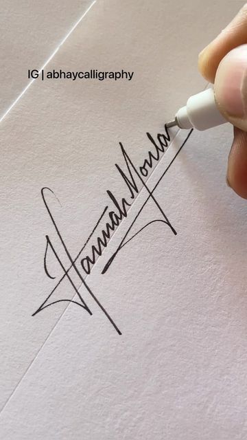 Hannah Signature Ideas, O Signature Ideas, H Letter Signature Ideas, Hannah In Cursive, Aesthetic Signature Ideas For Letter J, Hannah Calligraphy, Hannah Lettering, H Signature Ideas, A Name Signature