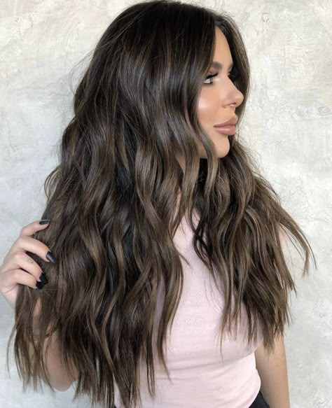 Dark Brunette Mushroom Balayage Hair, Blonde Balayage For Brown Eyes, Dark Hair 2023 Trends, Mocha Bronde Balayage, Glossy Brunette, Black Hair Balayage, Dark Brunette Hair, Brown Hair Looks, Brown Hair Inspo