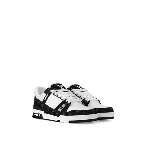 LV Trainer Sneaker Louis Vitton Shoes, Lv Shoes Women, Zapatillas Louis Vuitton, Lv Trainers, Louis Vuitton Trainer, Lv Trainer Sneaker, Designer Sneakers Women, Louis Vuitton Trainers, Lv Sneakers