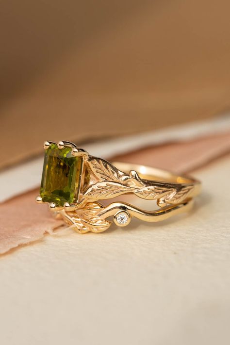 Peridot Engagement Ring, Rings Emerald, Eden Garden, Peridot Engagement Rings, Nature Engagement Ring, Engagement And Wedding Rings, Nature Inspired Engagement Ring, Emerald Wedding Rings, Leaf Engagement Ring