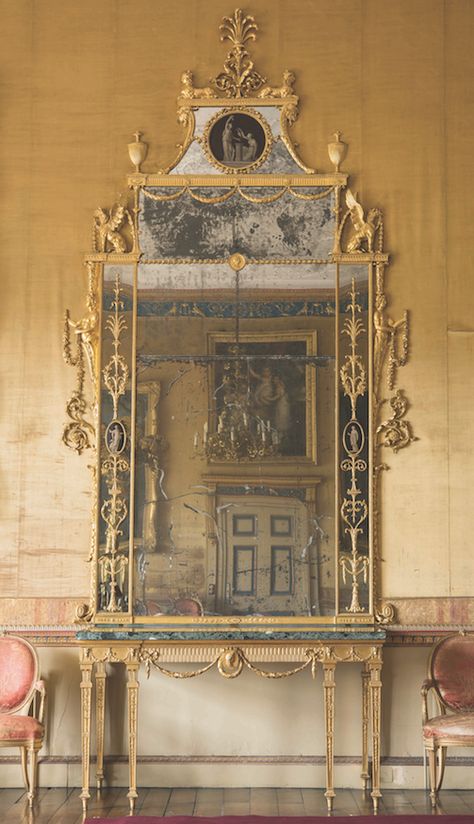 Thomas Chippendale: Burton Constable Hall Mum Story, Famous Furniture Designers, Neo Classical Architecture, Furniture History, Historic Interiors, Gilded Furniture, Chinoiserie Furniture, Thomas Chippendale, Chippendale Furniture