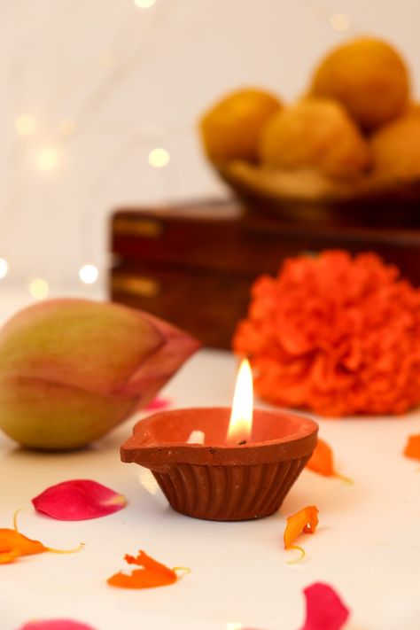 #diwali #diwalidecor #productphotography #productstyling #festiveflatlay Diwali Diya Photography, Diwali Product Photography, Ram Ji Images, Diwali Shoot Ideas, Diwali Shoot, Diwali Photoshoot, Minimal Traditional, Indian Food Photography, Diwali Candles