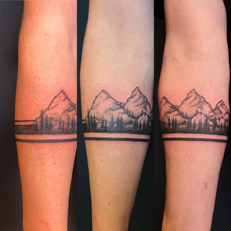 Tattoo Berge, David Tattoo, Skyline Tattoo, Couples Tattoo, Bear Tattoo Designs, Simple Arm Tattoos, Ring Tattoo, Forearm Band Tattoos, Bear Tattoo