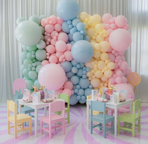 Easter Theme Party, Balloon Walls, Ice Cream Party Theme, Birthday Decor Ideas, Painting Birthday, Pastel Balloons, Diy Balloon Decorations, Rainbow Balloons, Birthday Candy