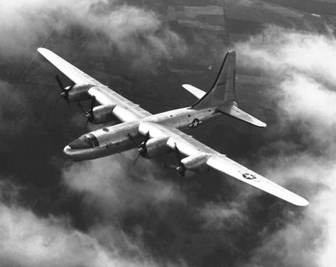 Us Bombers, Aircraft Images, Aircraft Propeller, Airplane Fighter, Boeing Aircraft, Air Craft, Experimental Aircraft, Ww2 Planes, Military Pictures