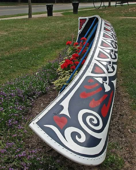 Canoe Planter | by rdmegr Canoe Garden, Canoe Planter, Canoe Paddle Art, Canoeing Outfit, Office Planters, Aluminum Canoe, Boat Planter, Canoe Ideas, Boat Garden