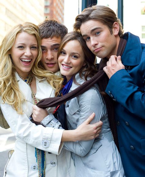 Chuck Et Blair, Chuck Y Blair, Nate Gossip Girl, Gossip Girl Cast, Mode Gossip Girl, Estilo Blair Waldorf, Blair And Serena, Stile Blair Waldorf, Adam Brody