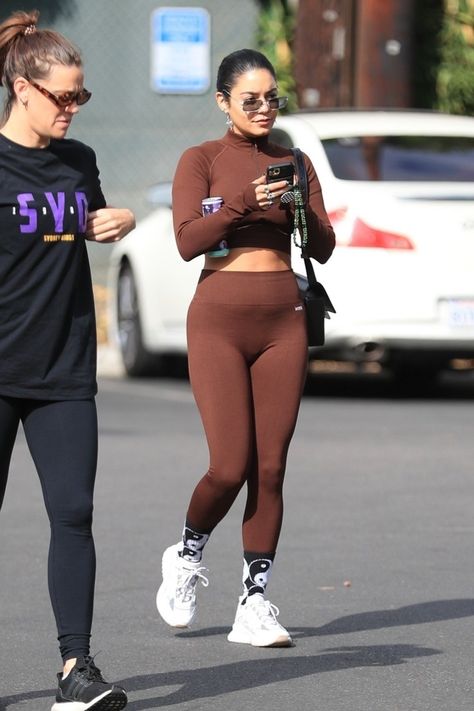 Vanessa Hudgens Outfits, Gym Shorts Outfit, Modest Gym Outfit, Summer Workout Outfits, Vanessa Hudgens Style, Modele Fitness, Gymwear Outfits, Gym Crush, Gym Attire