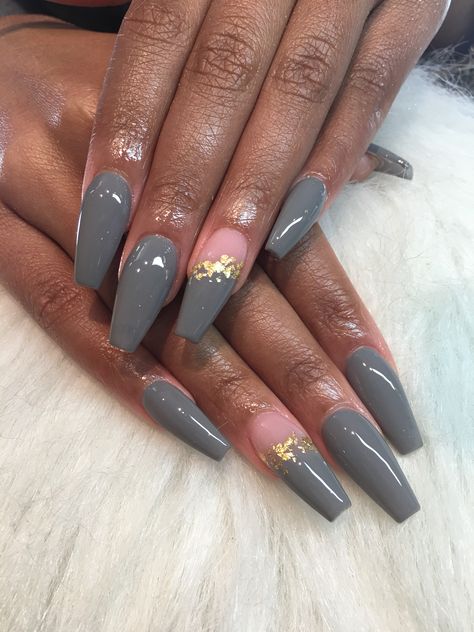 Gray And Gold Nails, Grey And Gold Nails, Leaf Acrylic Nails, White Shellac Nails, Pink Oval Nails, Paintbox Nails, Grey Matte Nails, Grey Nail Art, Oval Nails Designs