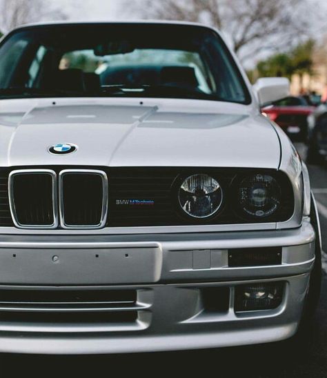 BMW E30 3 series silver Cars Modified, Carros Bmw, Bmw 325, Bavarian Motor Works, Bmw E30 M3, Bmw Classic Cars, Bmw E34, Bmw Wallpapers, Dirty Thirty